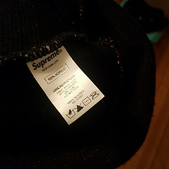 Supreme hat - Picture 2 of 3